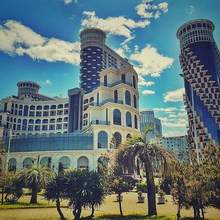 Sea Towers Suite Batumi Bagian luar foto