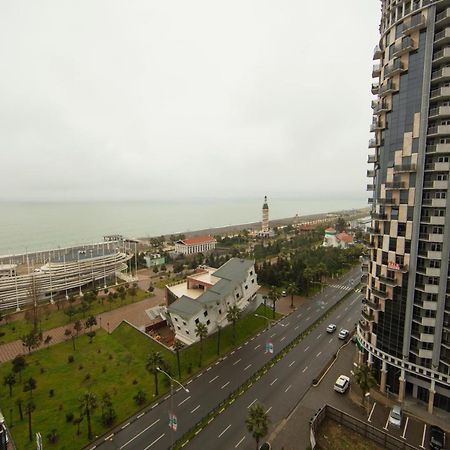 Sea Towers Suite Batumi Bagian luar foto