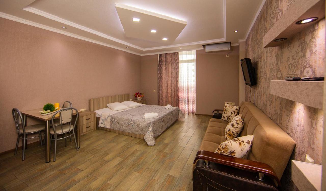 Sea Towers Suite Batumi Bagian luar foto