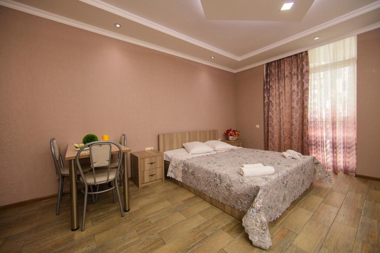 Sea Towers Suite Batumi Bagian luar foto