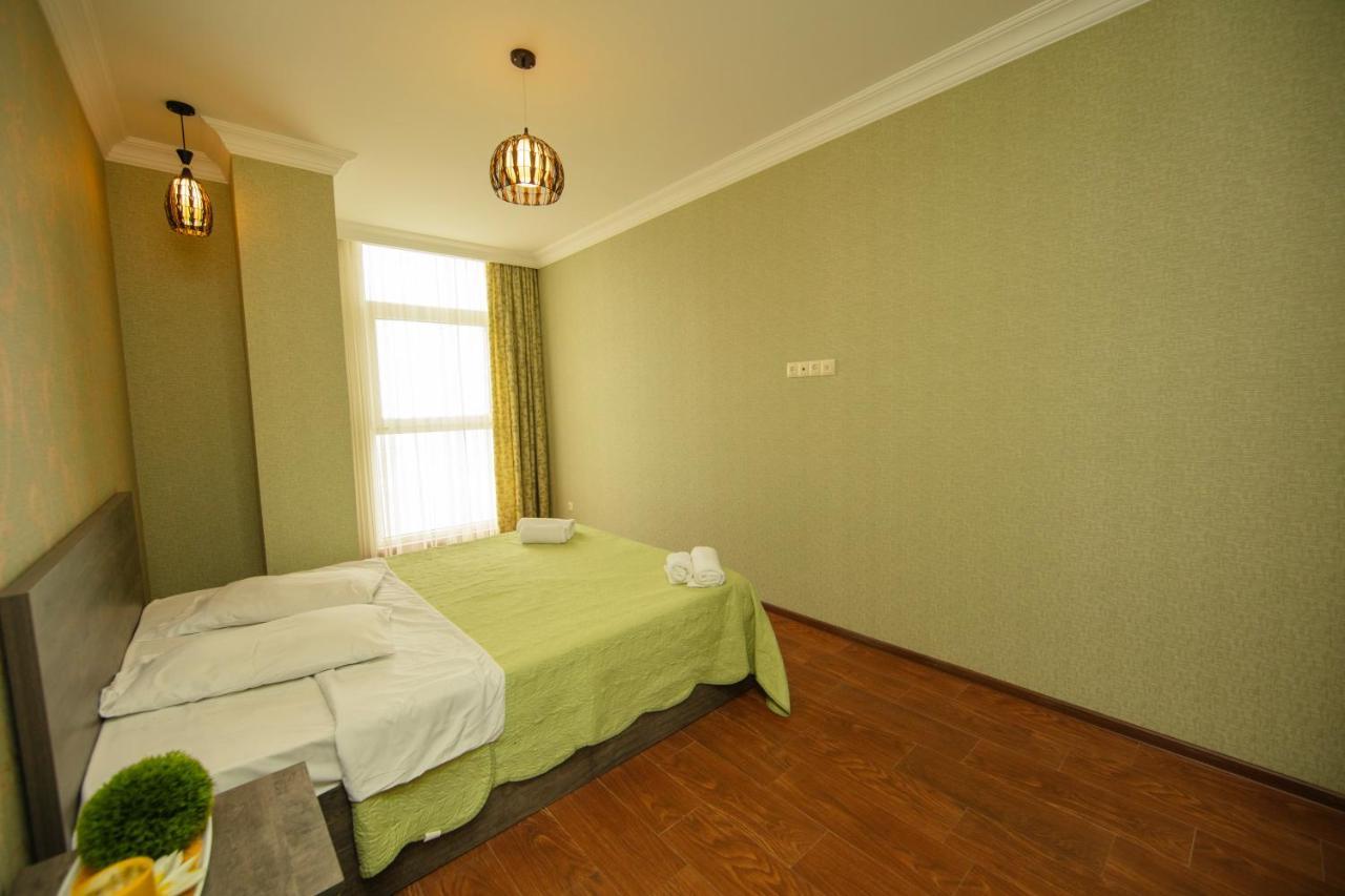 Sea Towers Suite Batumi Bagian luar foto