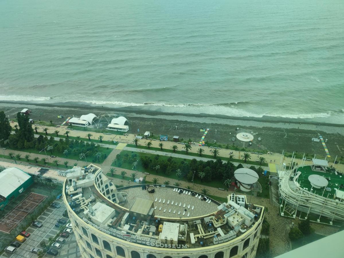 Sea Towers Suite Batumi Bagian luar foto
