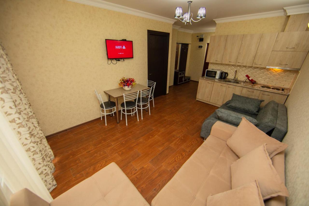 Sea Towers Suite Batumi Bagian luar foto