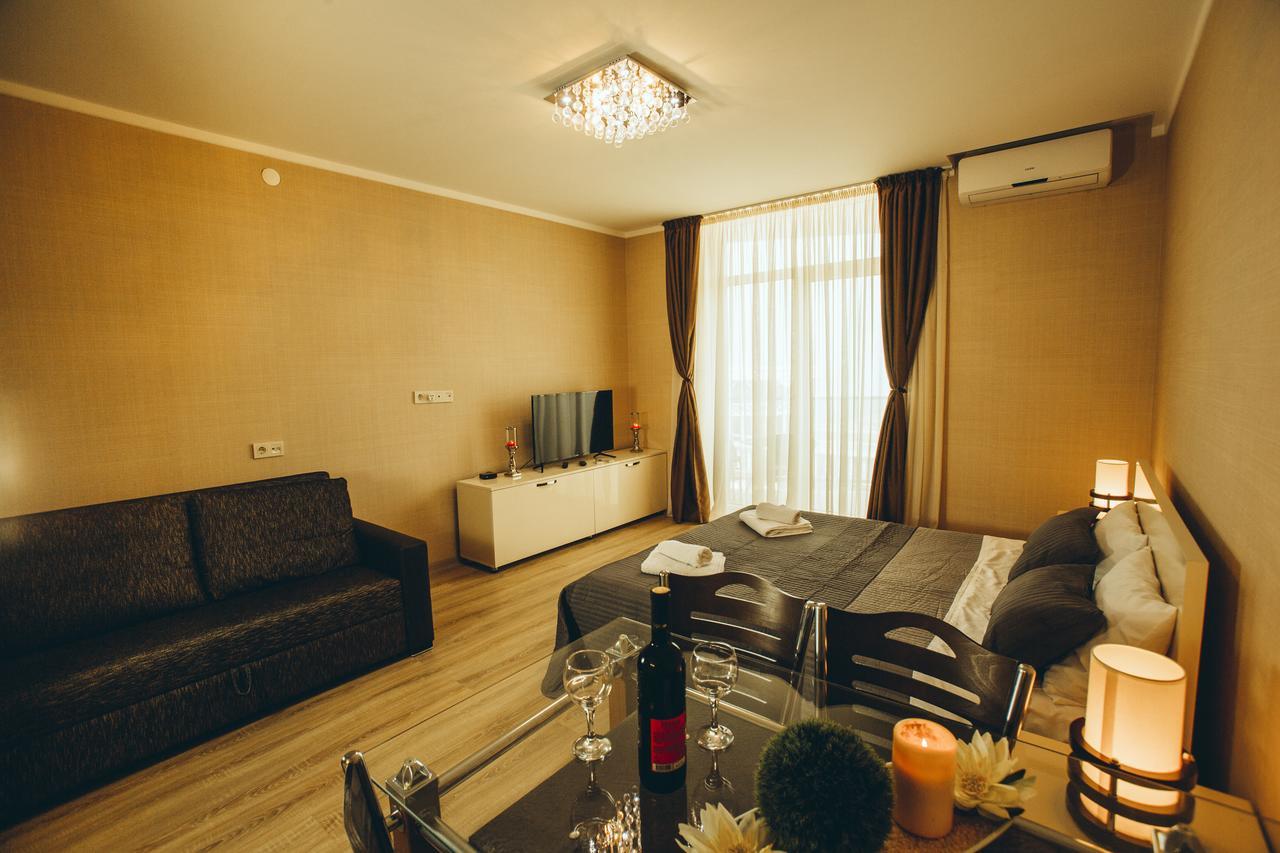 Sea Towers Suite Batumi Bagian luar foto