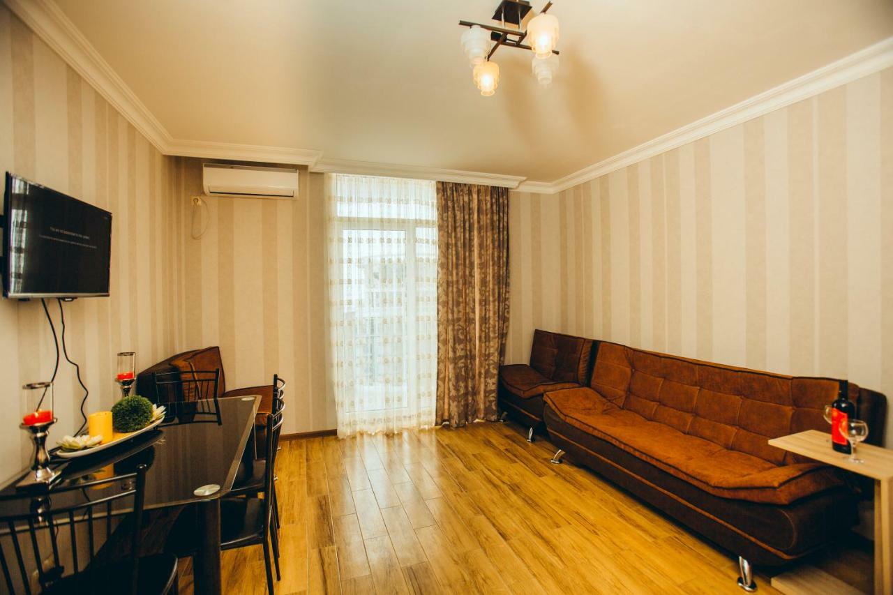 Sea Towers Suite Batumi Bagian luar foto