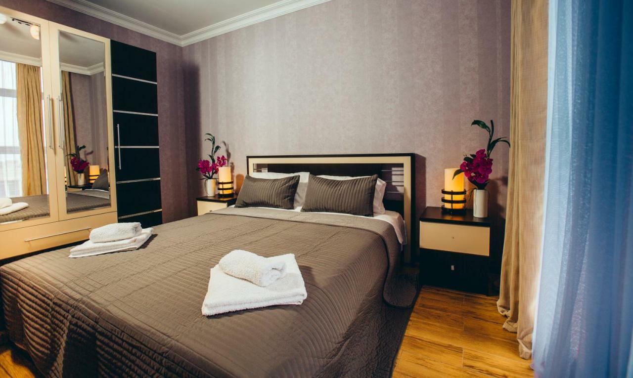 Sea Towers Suite Batumi Bagian luar foto