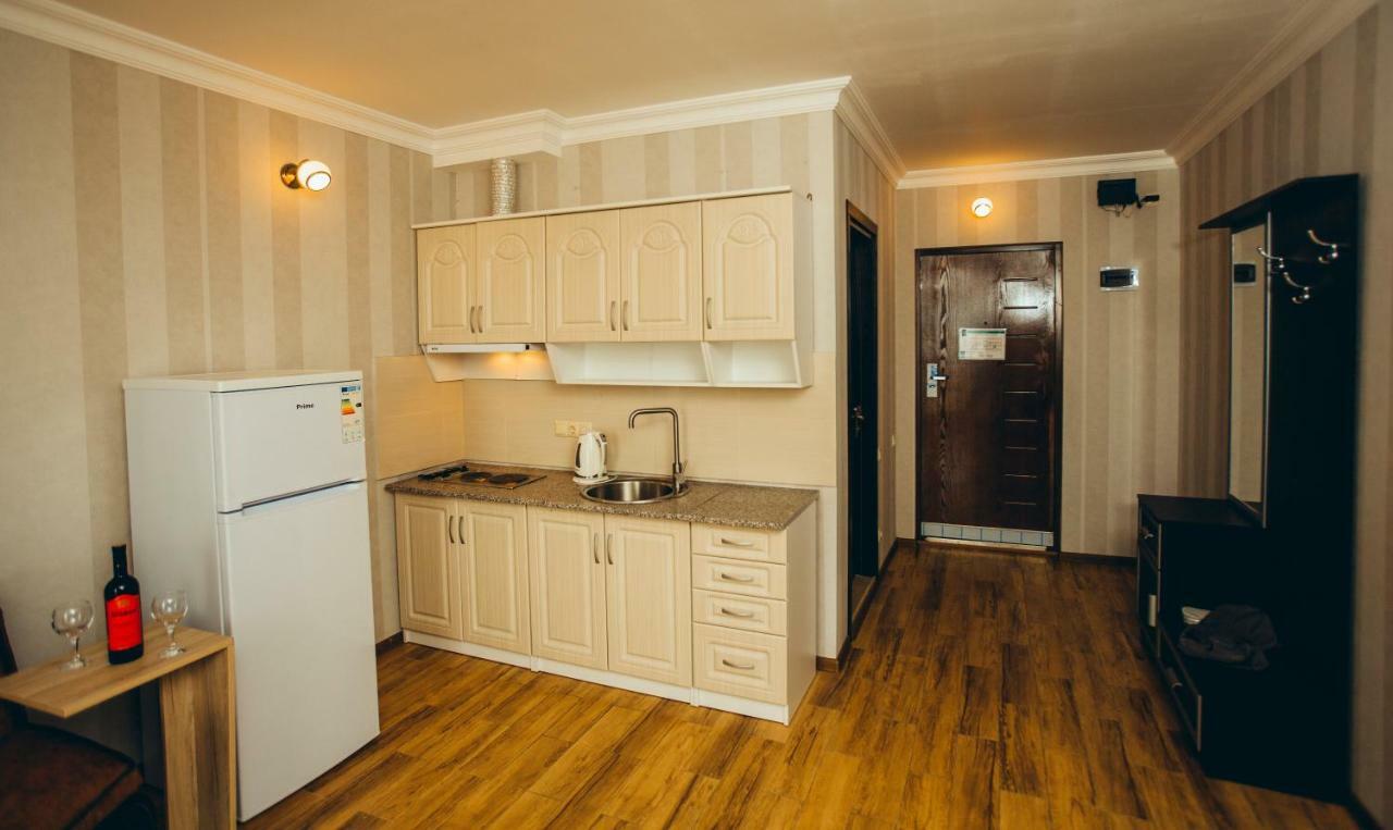 Sea Towers Suite Batumi Bagian luar foto